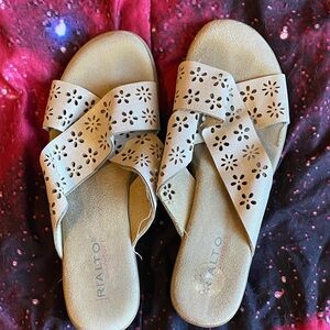 Rialto Women's Floral Cutout Sandals - Cream